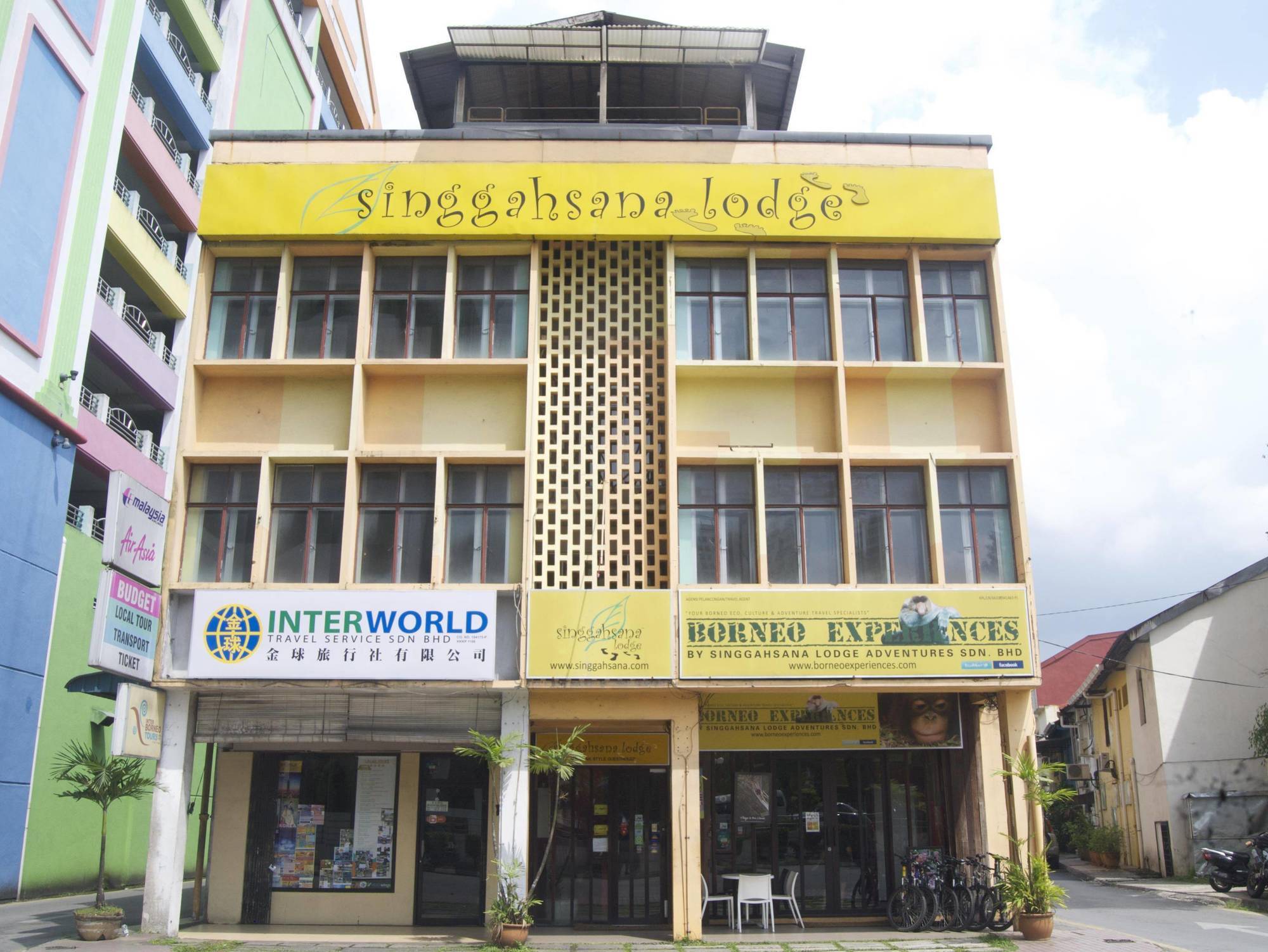 Singgahsana Lodge Kuching Exteriör bild